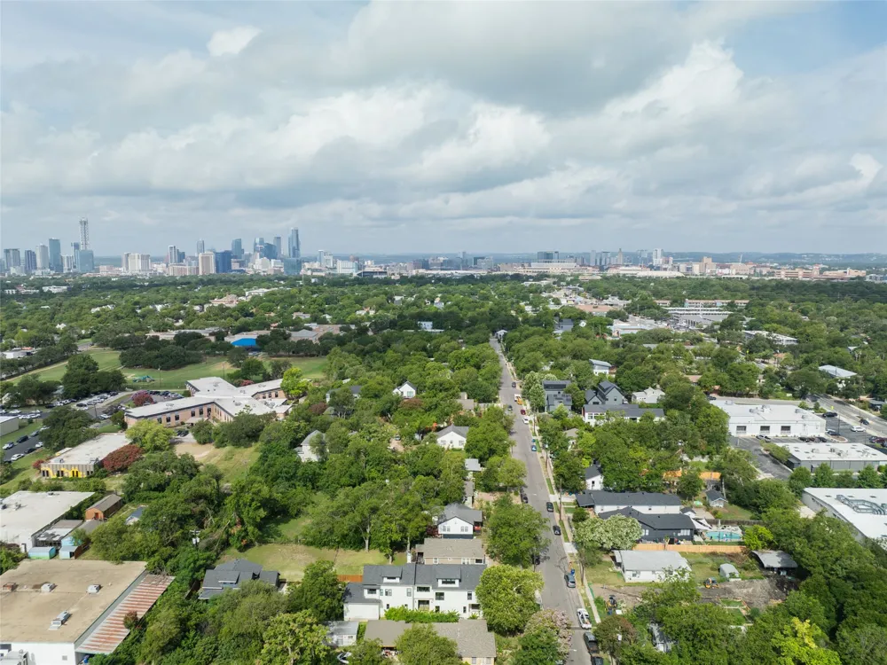 2817 E 22nd Street Austin, TX 78722