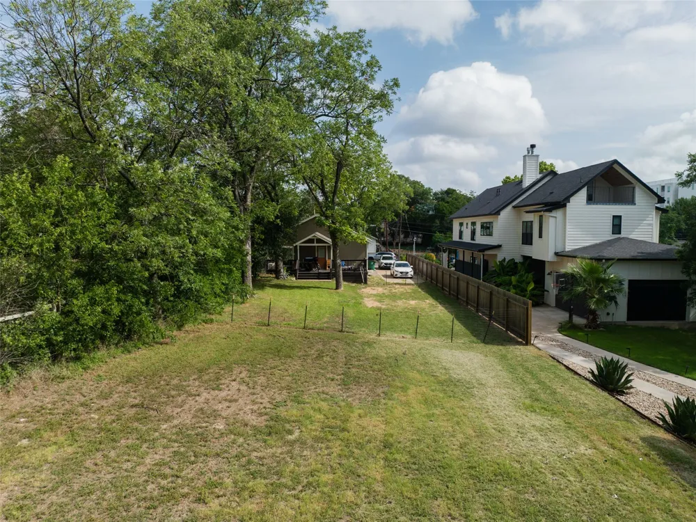 2817 E 22nd Street Austin, TX 78722