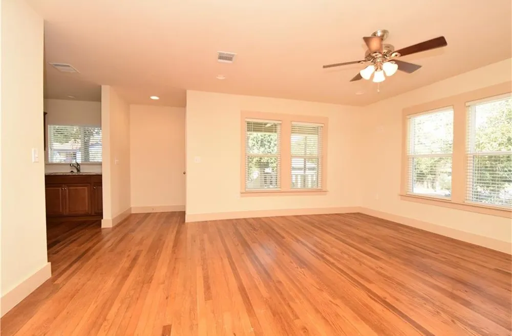 2817 E 22nd Street Austin, TX 78722