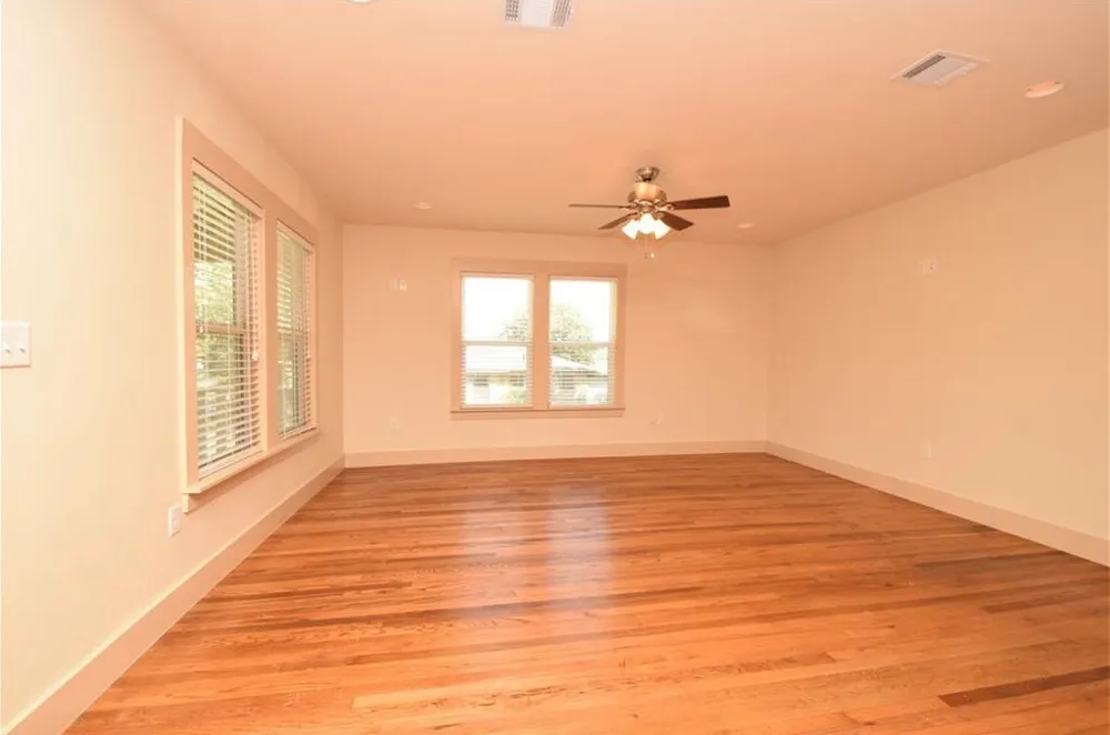 2817 E 22nd Street Austin, TX 78722