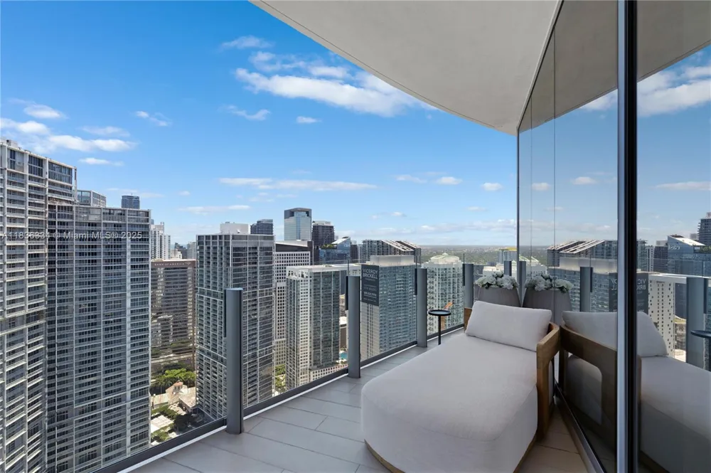 300 Biscayne Blvd way #4707 Miami, FL 33131