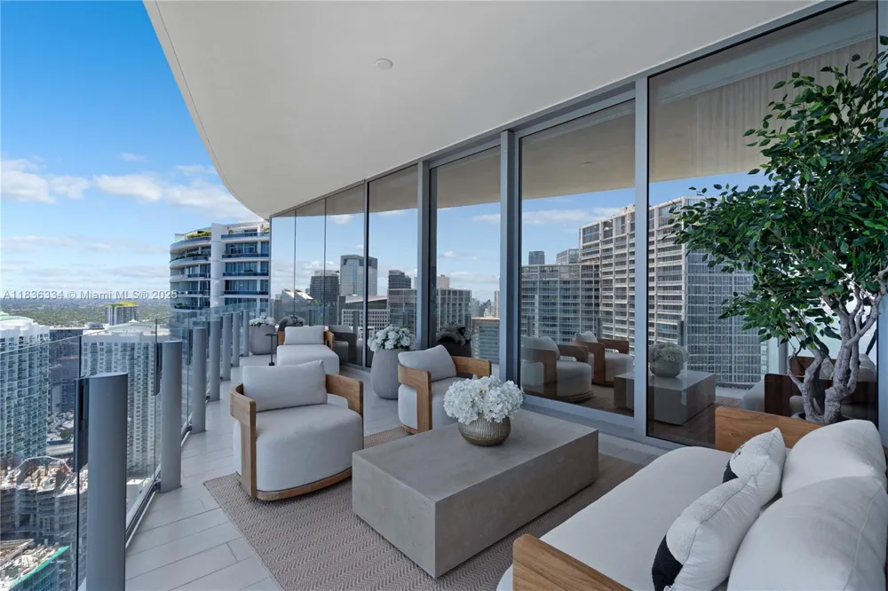 300 Biscayne Blvd way #4707 Miami, FL 33131