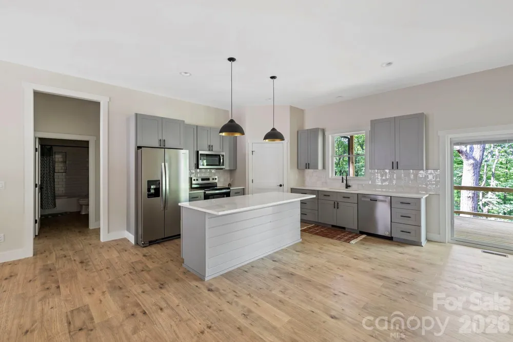 939 Rocky Mountain Road Lake Toxaway, NC 28747