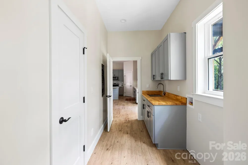939 Rocky Mountain Road Lake Toxaway, NC 28747