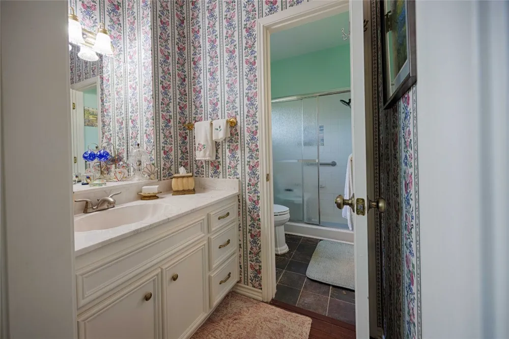 900 Schulze Road Schulenburg, TX 78949
