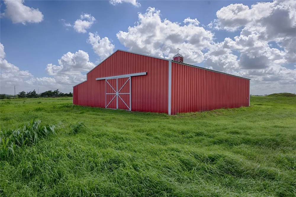 900 Schulze Road Schulenburg, TX 78949
