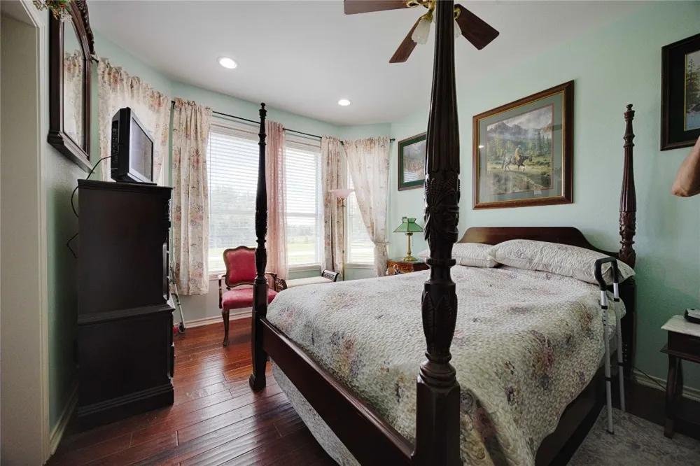 900 Schulze Road Schulenburg, TX 78949