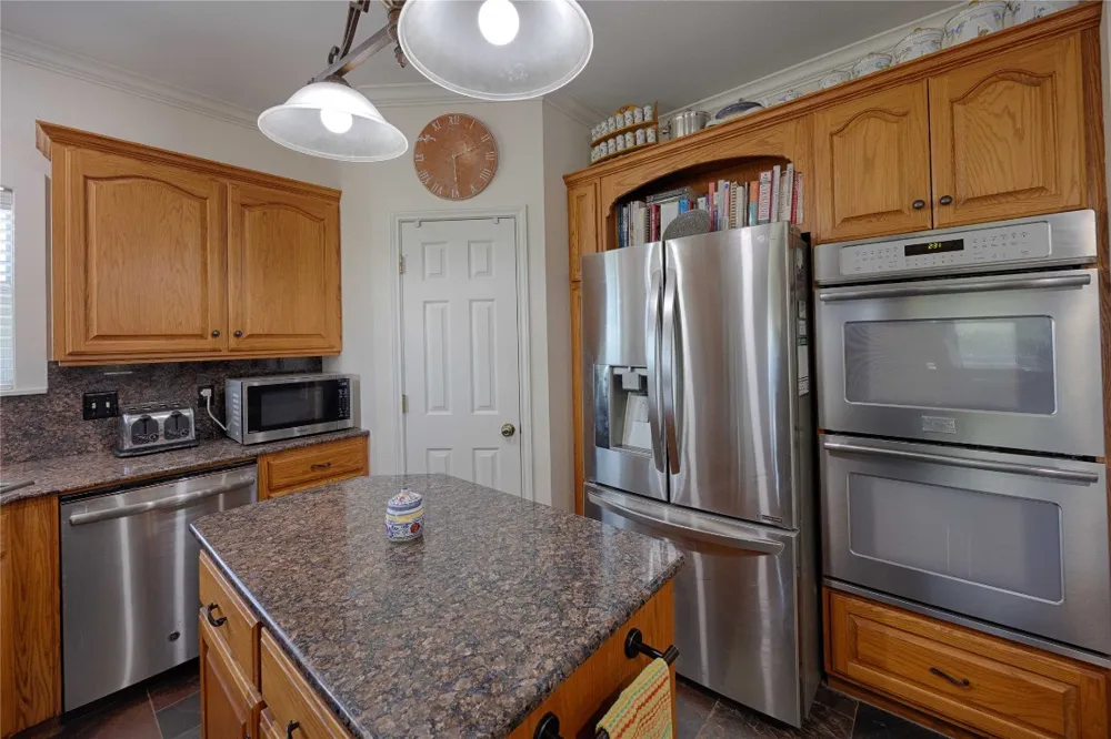 900 Schulze Road Schulenburg, TX 78949