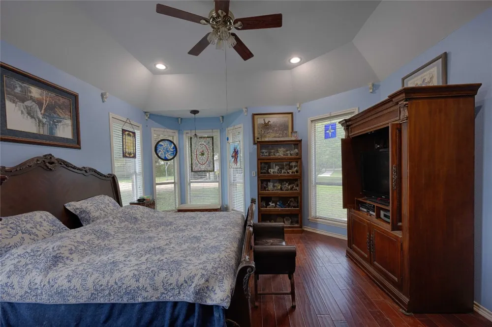 900 Schulze Road Schulenburg, TX 78949