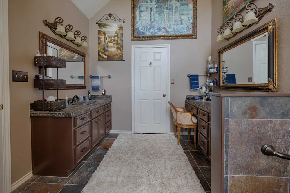 900 Schulze Road Schulenburg, TX 78949