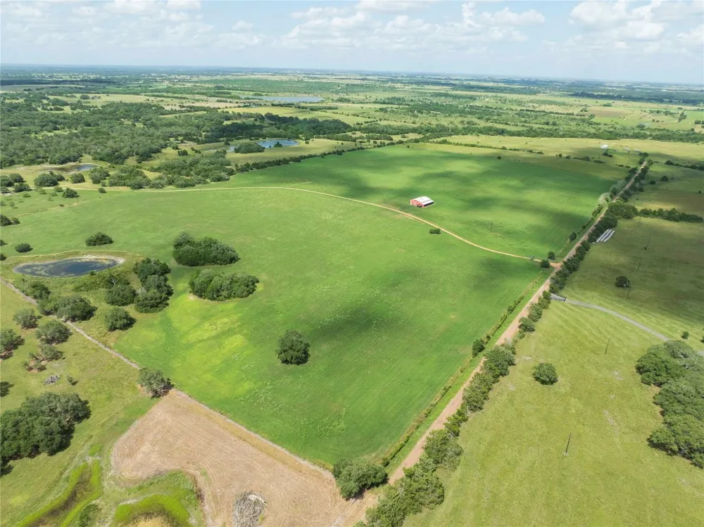 900 Schulze Road Schulenburg, TX 78949
