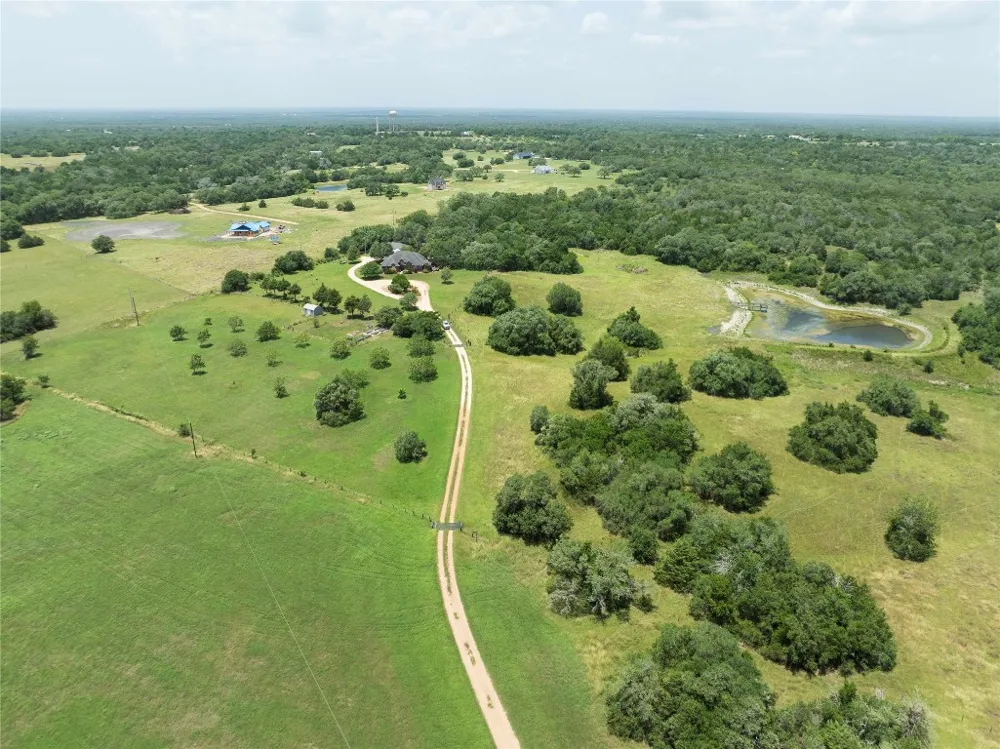 900 Schulze Road Schulenburg, TX 78949