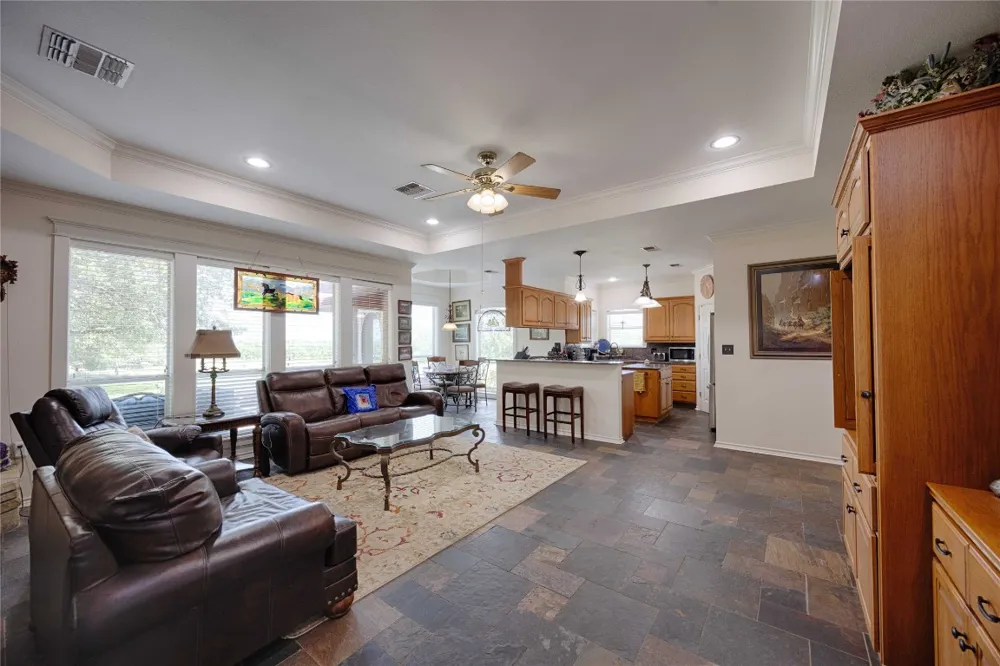900 Schulze Road Schulenburg, TX 78949
