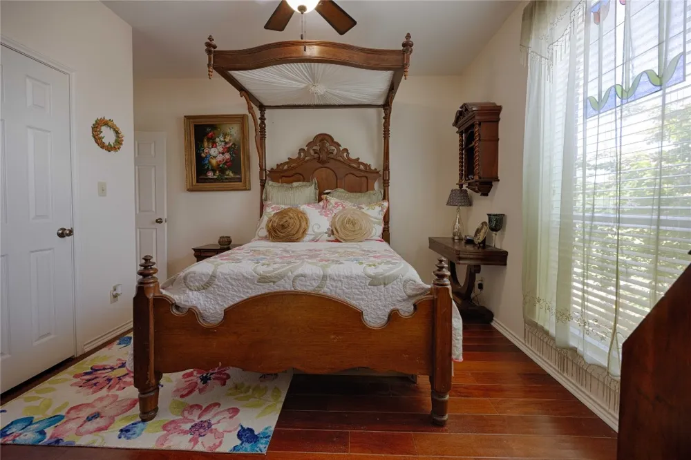 900 Schulze Road Schulenburg, TX 78949