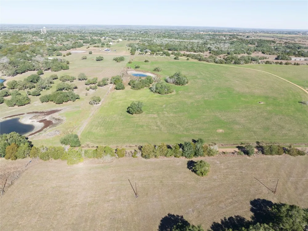 900 Schulze Road Schulenburg, TX 78949