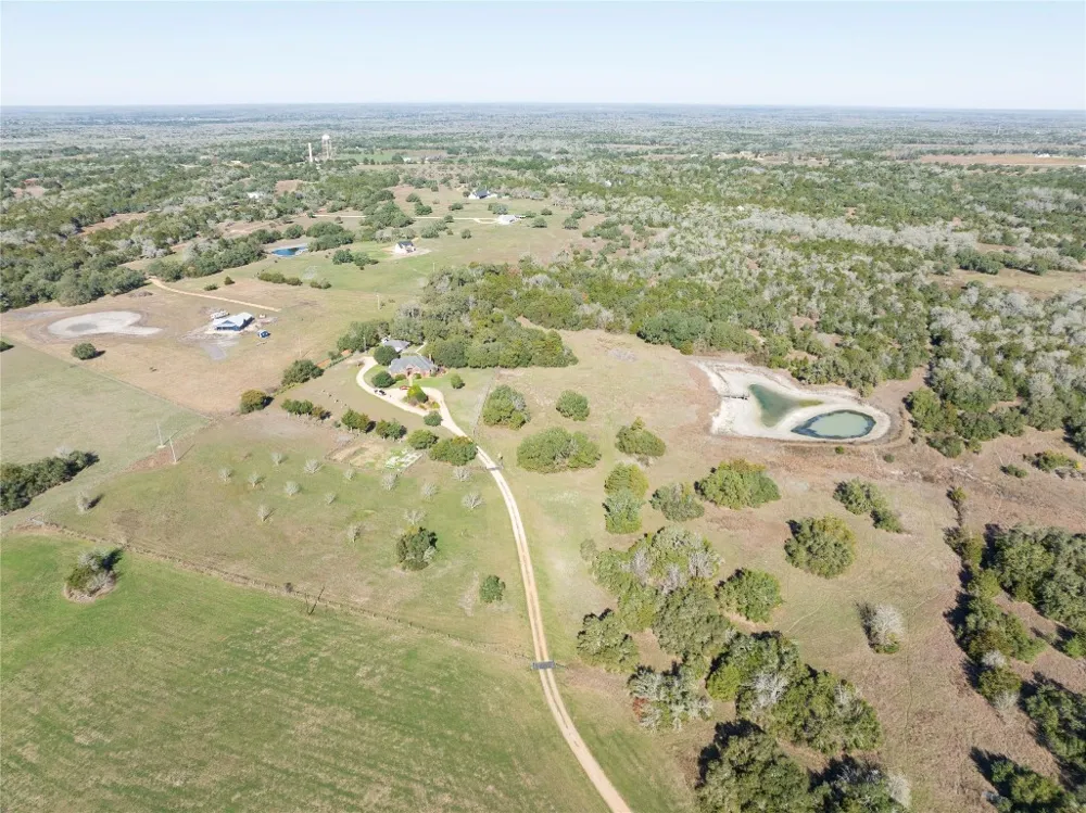 900 Schulze Road Schulenburg, TX 78949