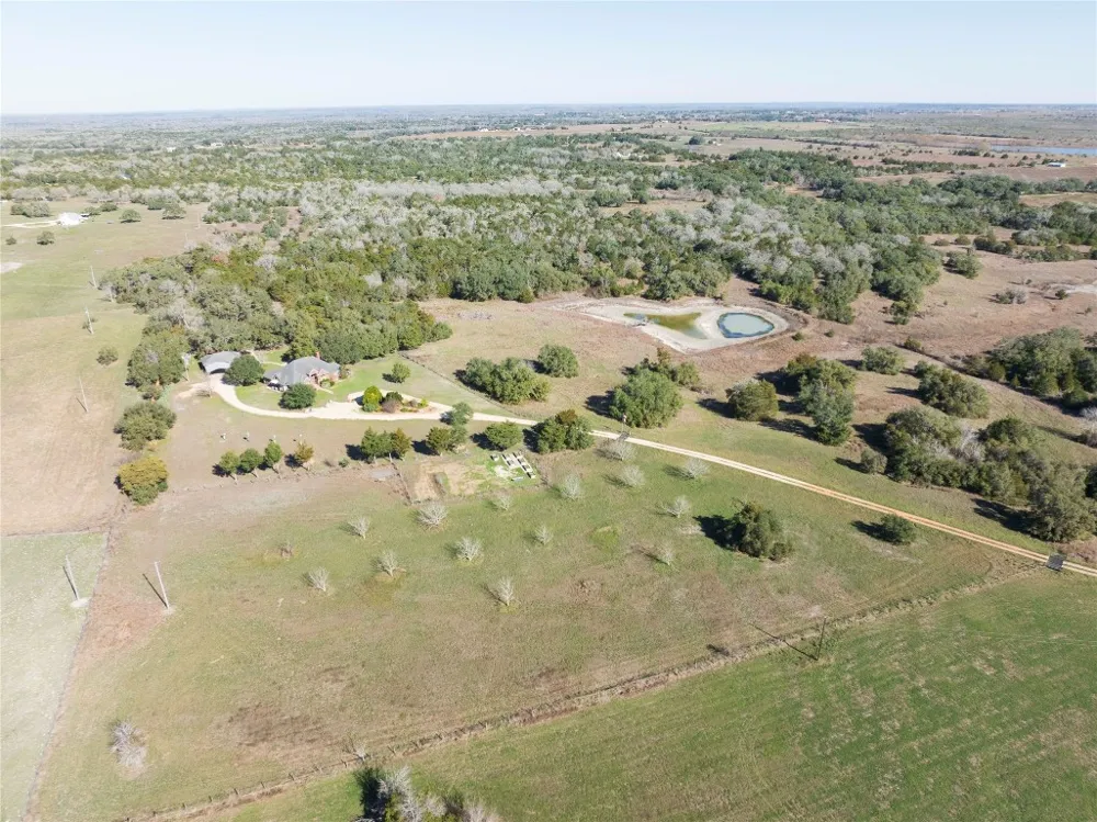 900 Schulze Road Schulenburg, TX 78949