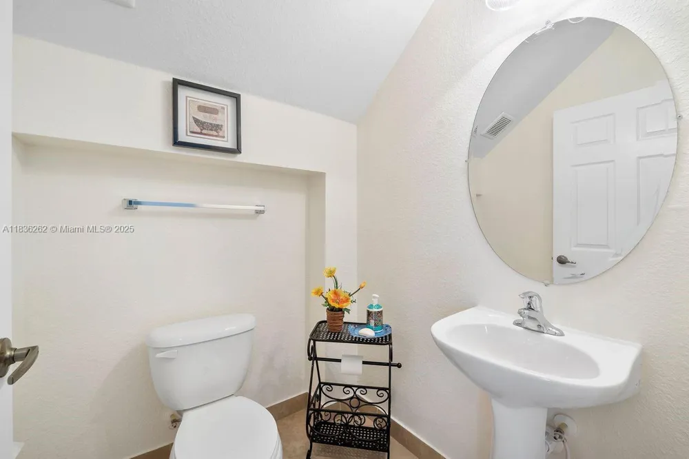 2851 W Prospect Rd #1306 Tamarac, FL 33309