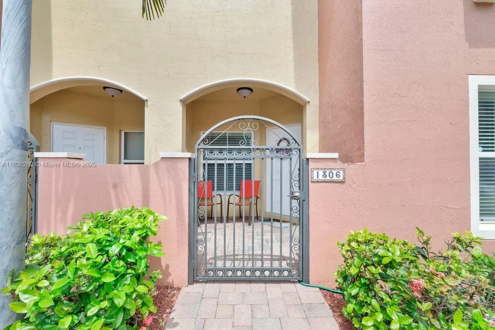 2851 W Prospect Rd #1306 Tamarac, FL 33309