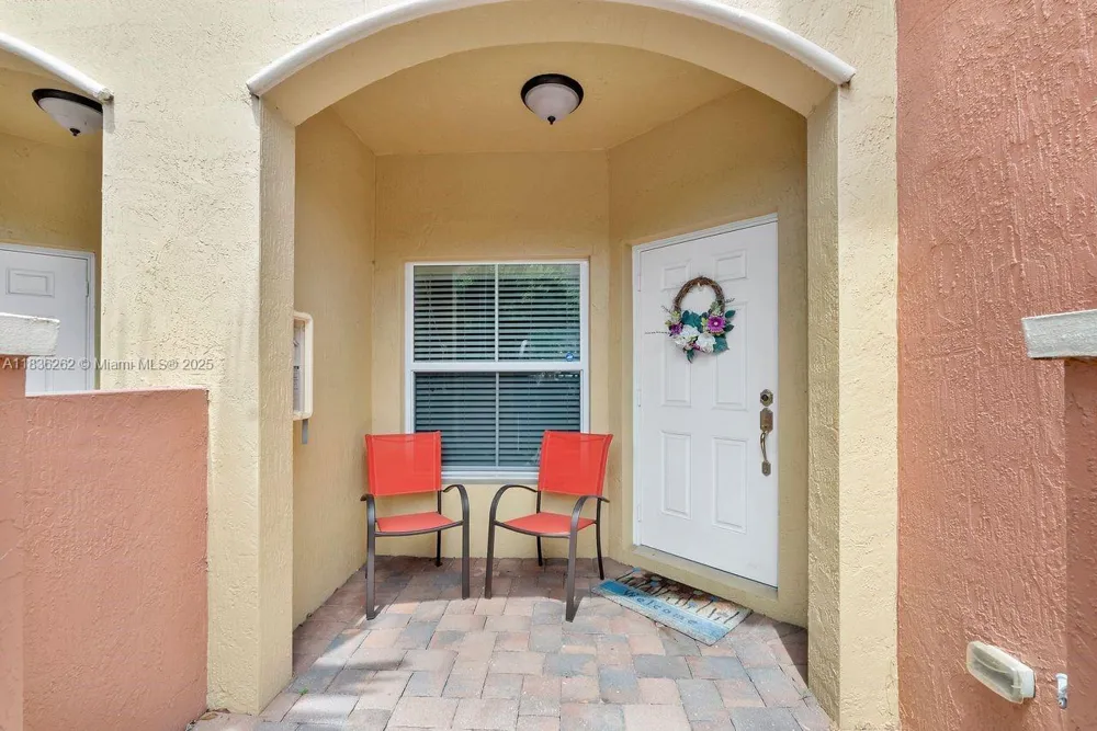 2851 W Prospect Rd #1306 Tamarac, FL 33309