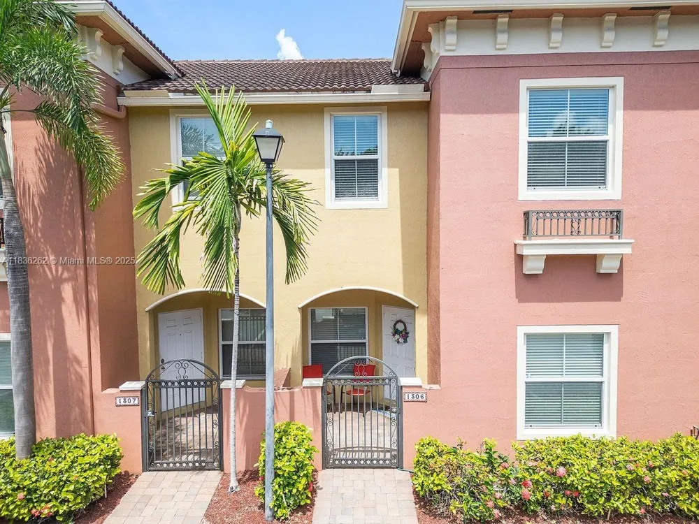 2851 W Prospect Rd #1306 Tamarac, FL 33309