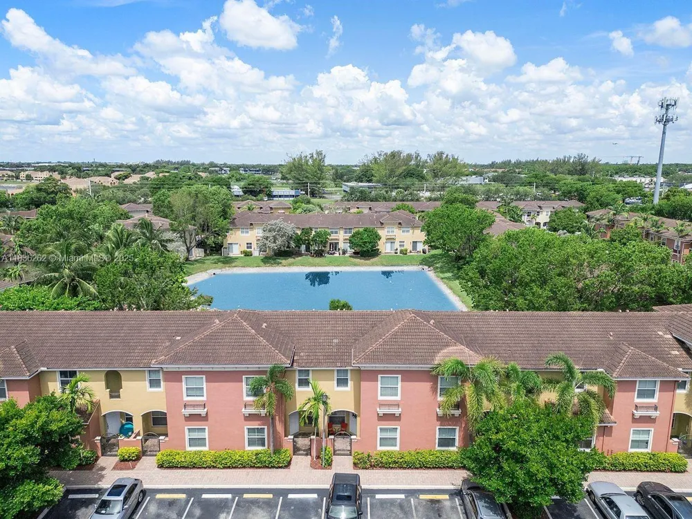 2851 W Prospect Rd #1306 Tamarac, FL 33309