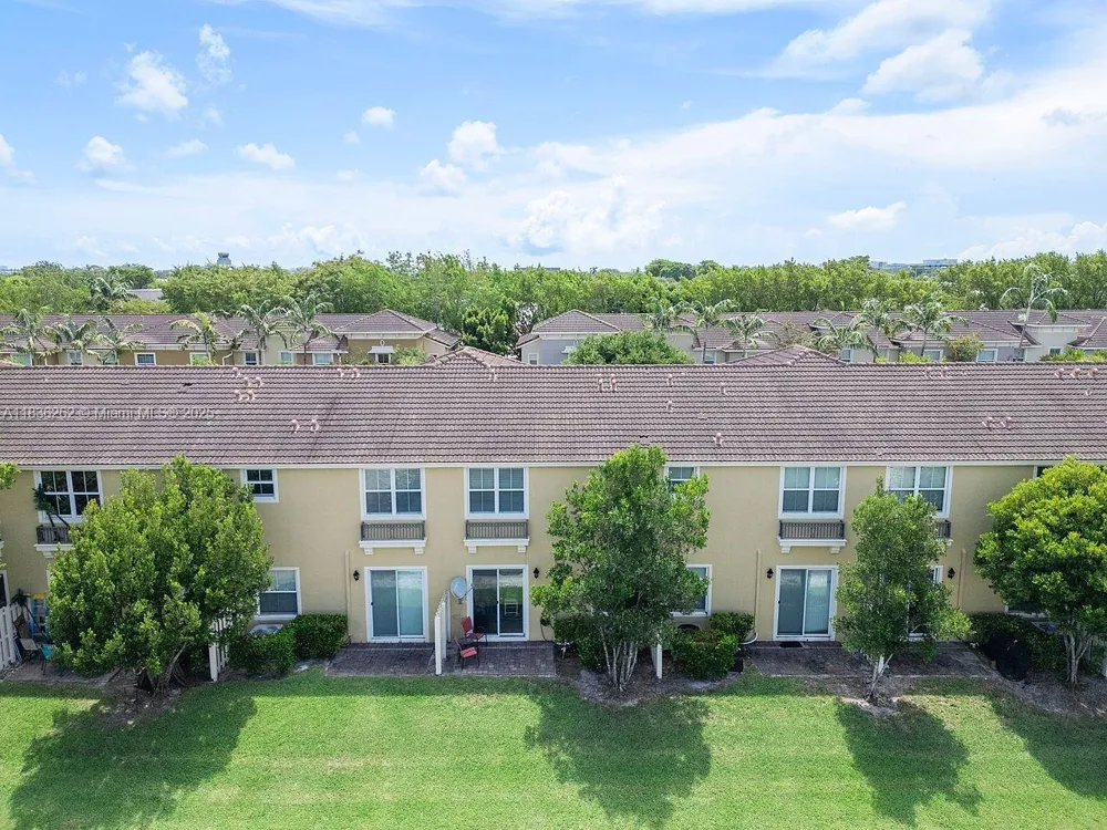 2851 W Prospect Rd #1306 Tamarac, FL 33309