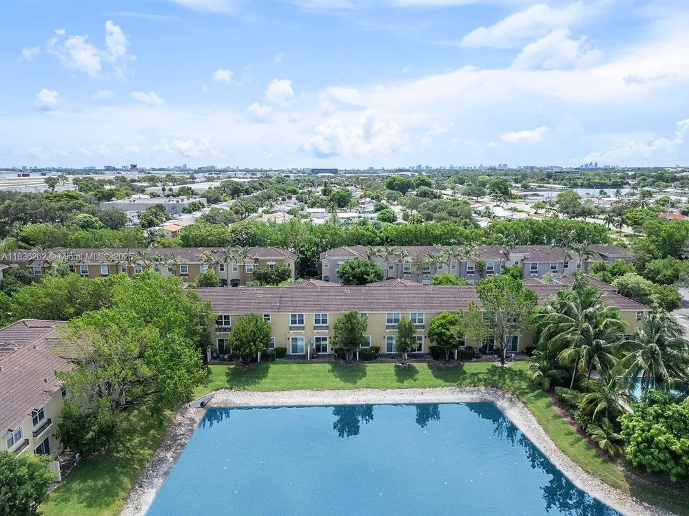 2851 W Prospect Rd #1306 Tamarac, FL 33309