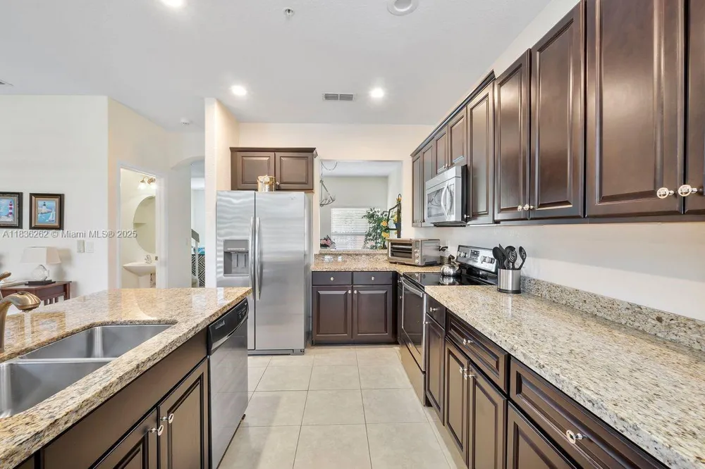 2851 W Prospect Rd #1306 Tamarac, FL 33309