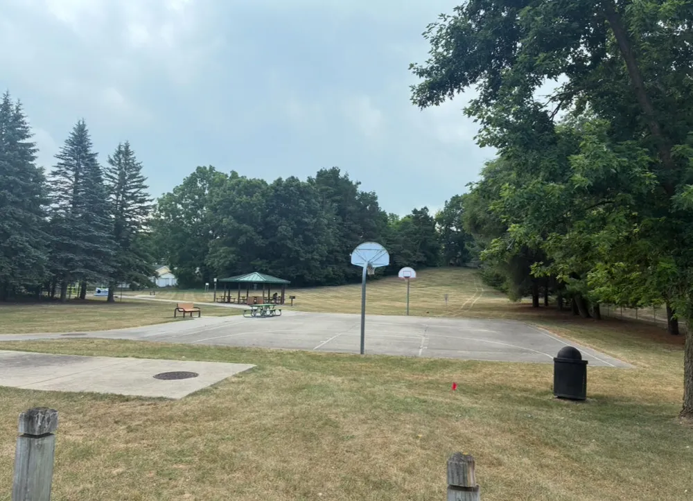 11717 Maywood Drive NE Sparta, MI 49345