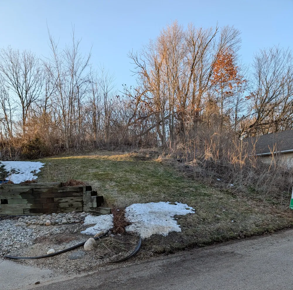11717 Maywood Drive NE Sparta, MI 49345