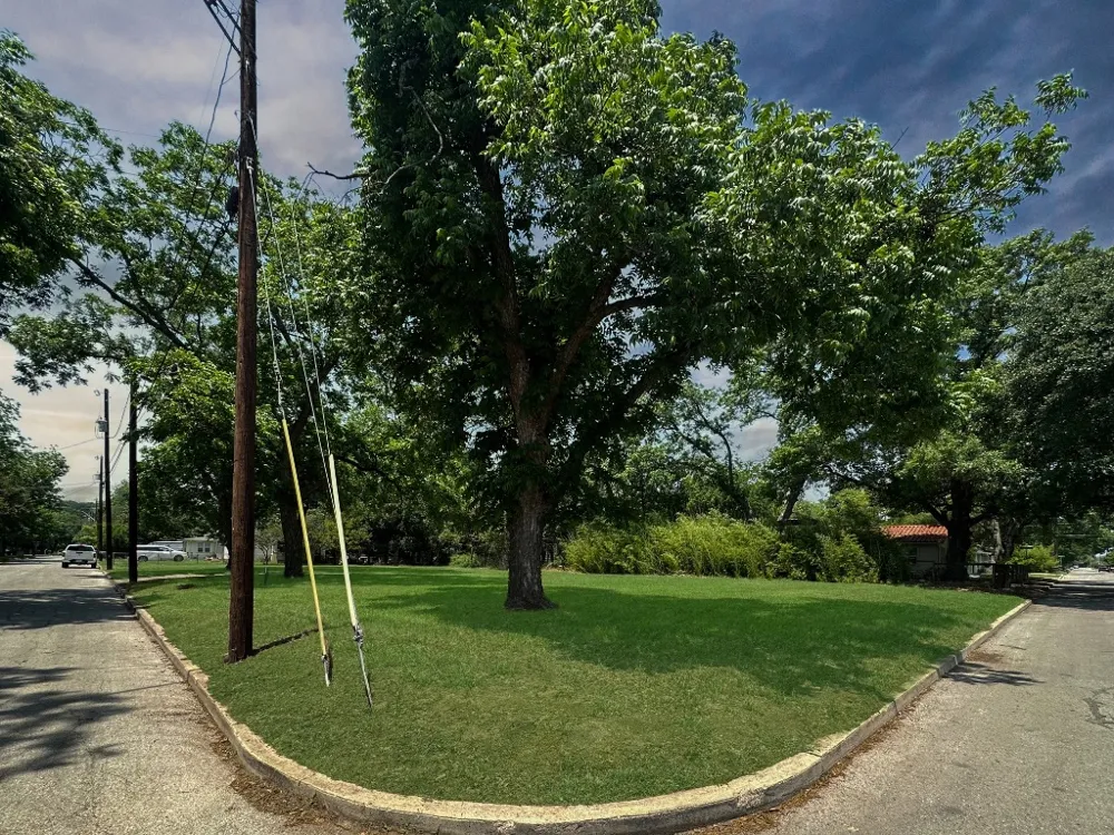 922 Booneville Avenue New Braunfels, TX 78130