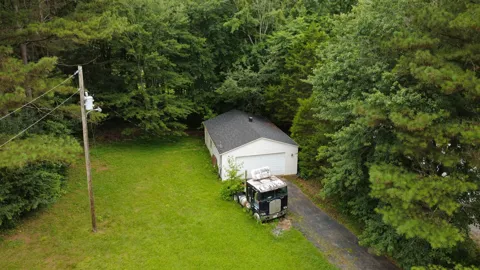 96 Meadowood Dr