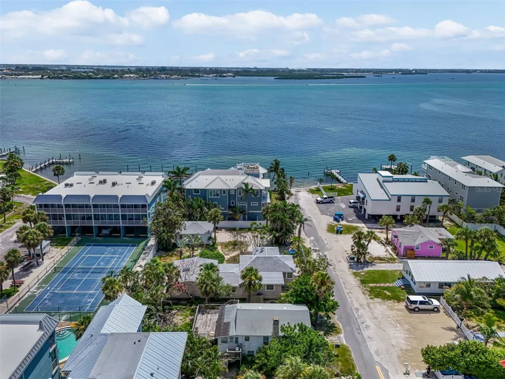 104 10TH STREET S Bradenton Beach, FL 34217
