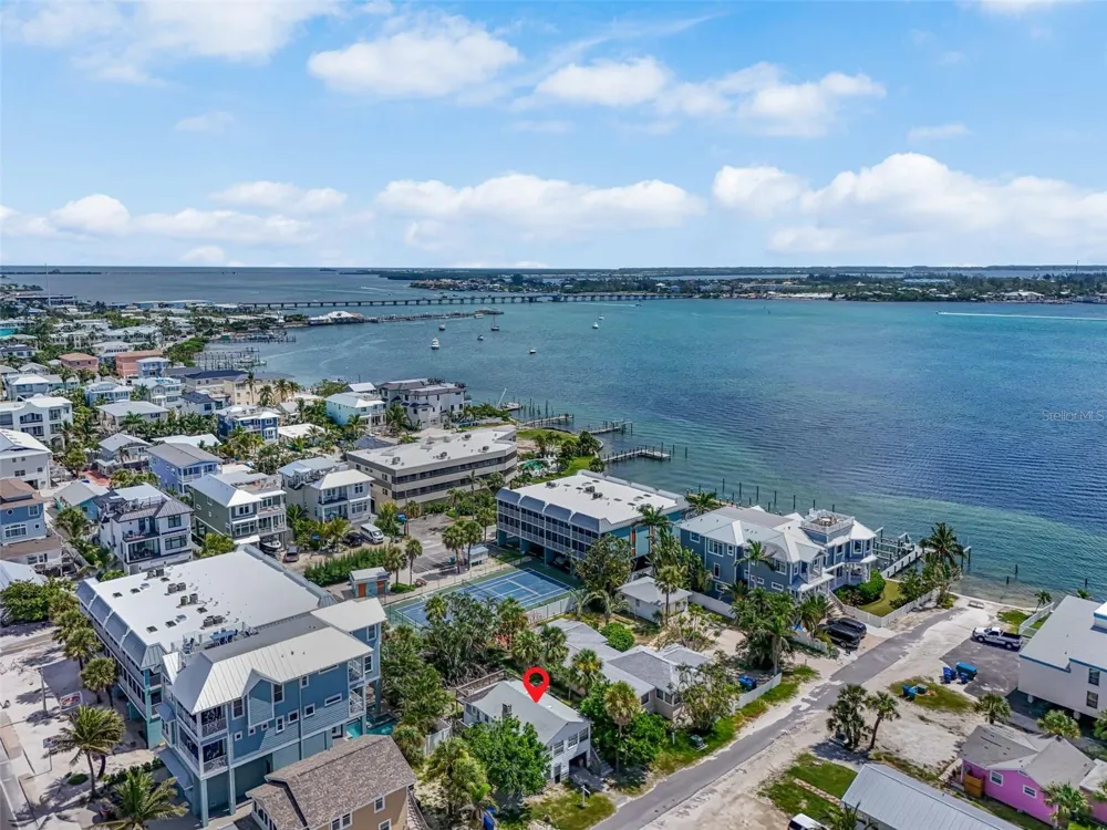 104 10TH STREET S Bradenton Beach, FL 34217