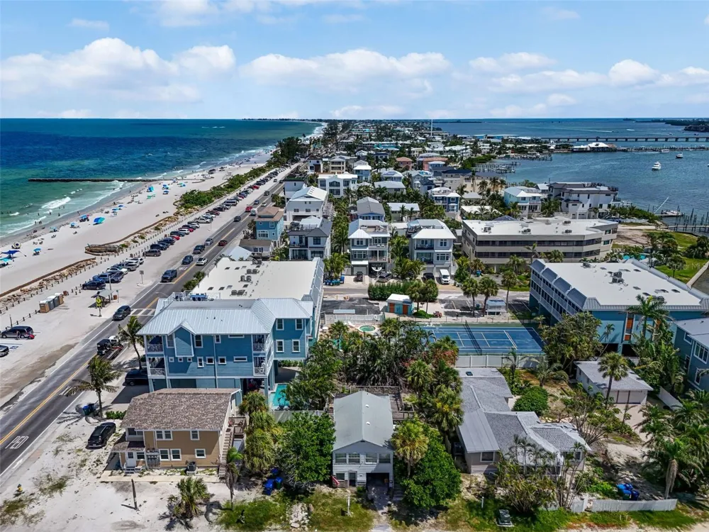 104 10TH STREET S Bradenton Beach, FL 34217