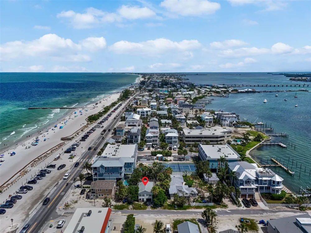 104 10TH STREET S Bradenton Beach, FL 34217