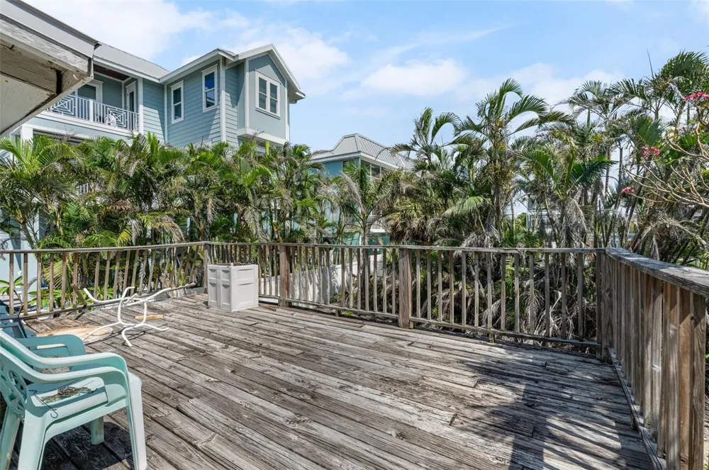 104 10TH STREET S Bradenton Beach, FL 34217