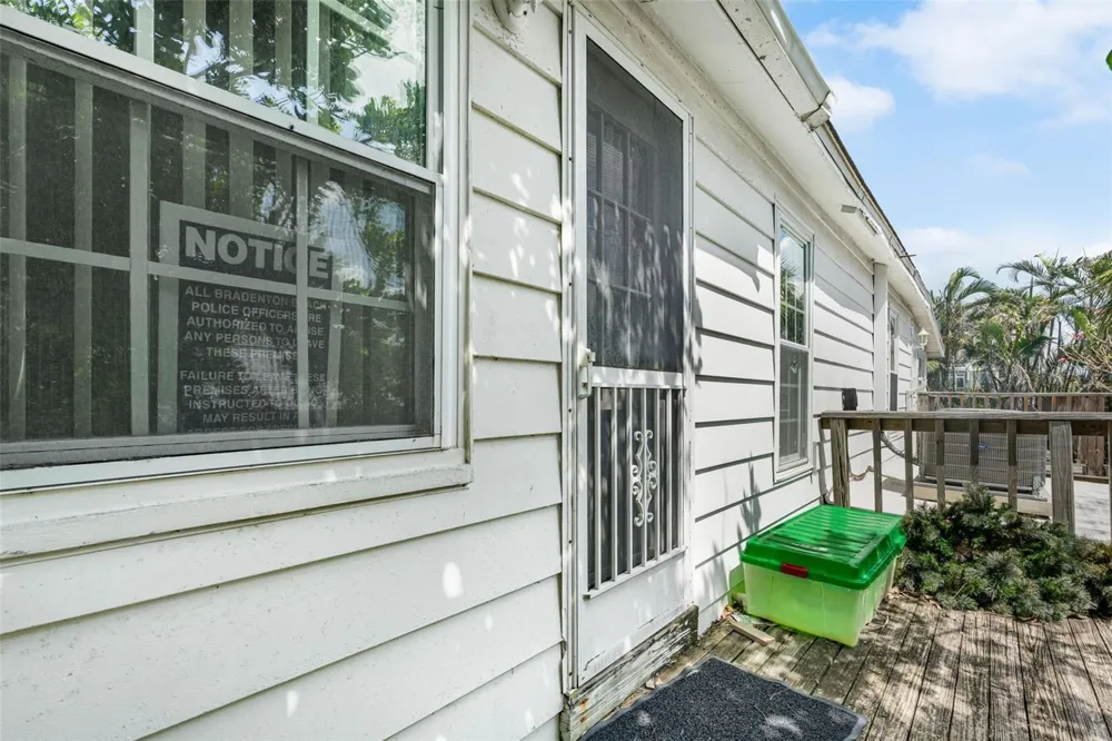 104 10TH STREET S Bradenton Beach, FL 34217