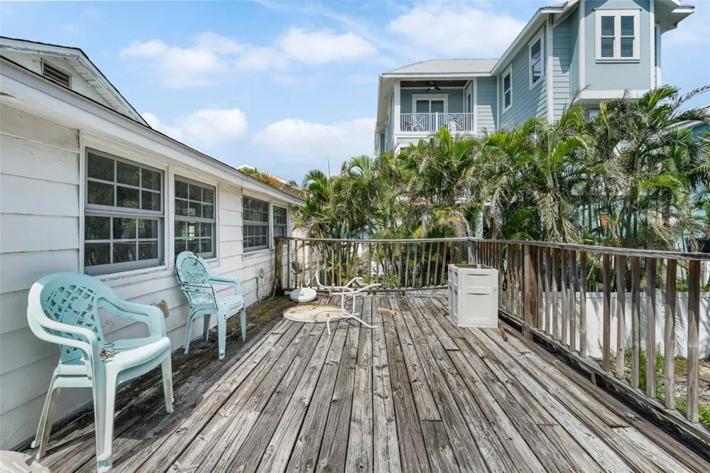 104 10TH STREET S Bradenton Beach, FL 34217