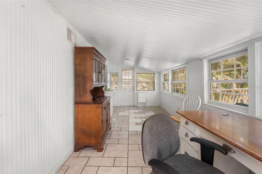 104 10TH STREET S Bradenton Beach, FL 34217