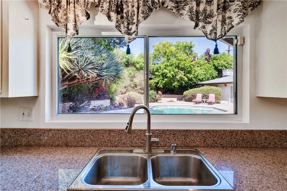 211 Peacock Lane Montebello, CA 90640