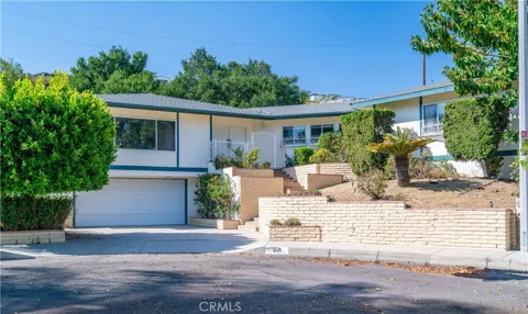 211 Peacock Lane