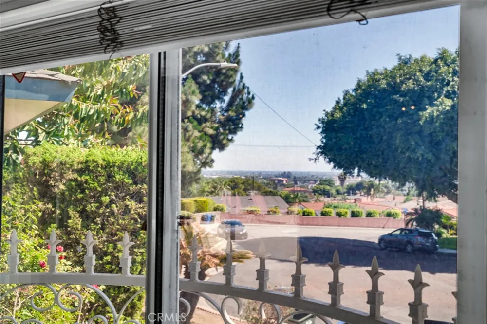 211 Peacock Lane Montebello, CA 90640