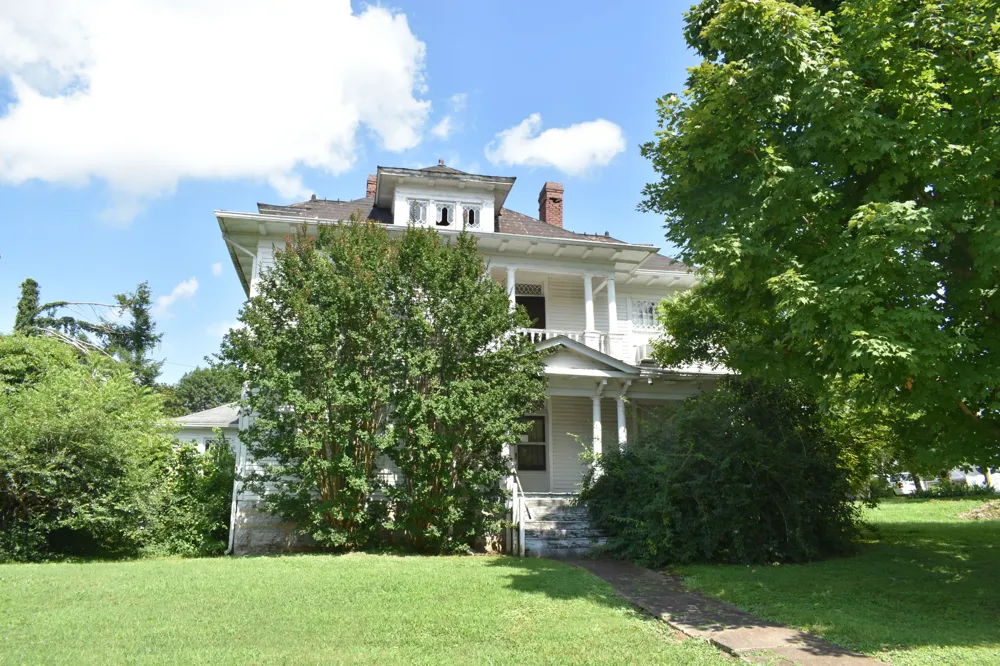 704 Main St Carthage, TN 37030