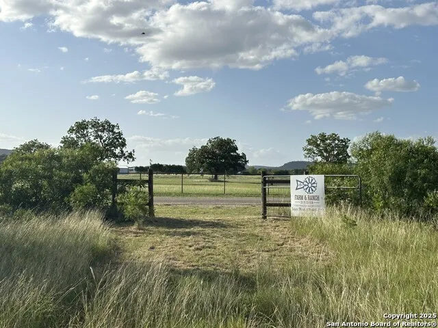 TRACT 59 Fm 470 Tarpley, TX 78883