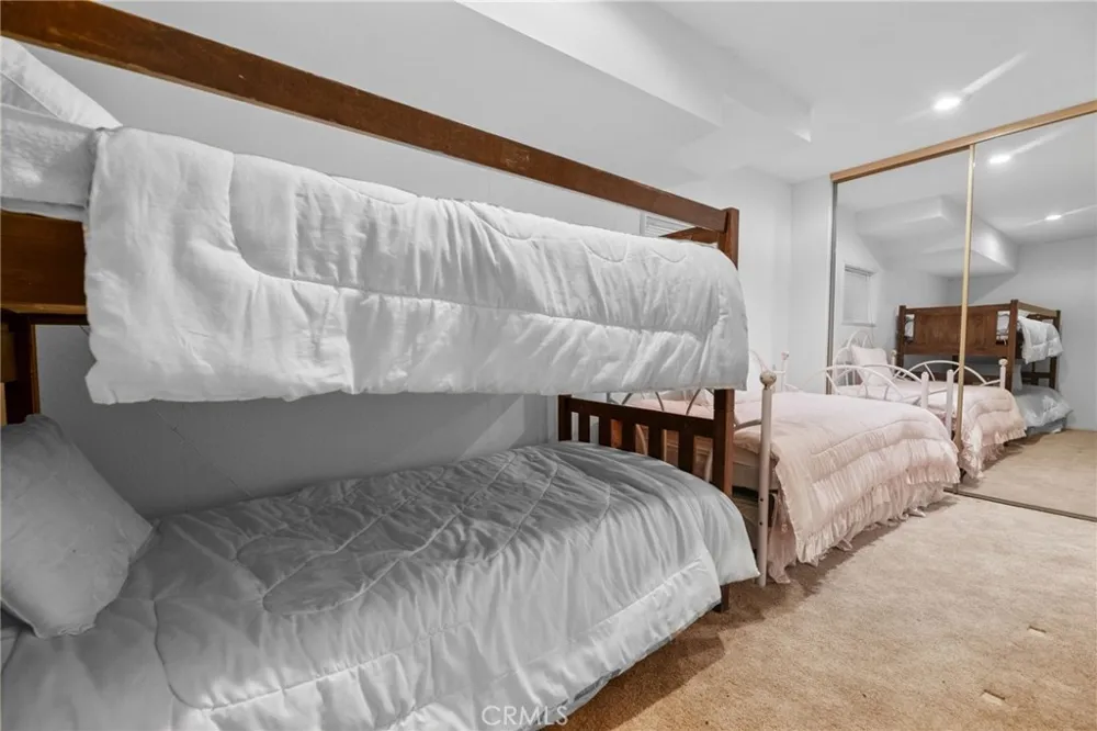 103 Rockledge Lane Lake Arrowhead, CA 92352