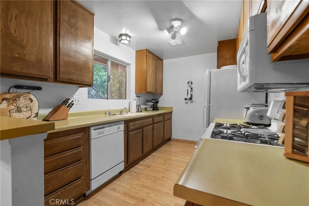 103 Rockledge Lane Lake Arrowhead, CA 92352