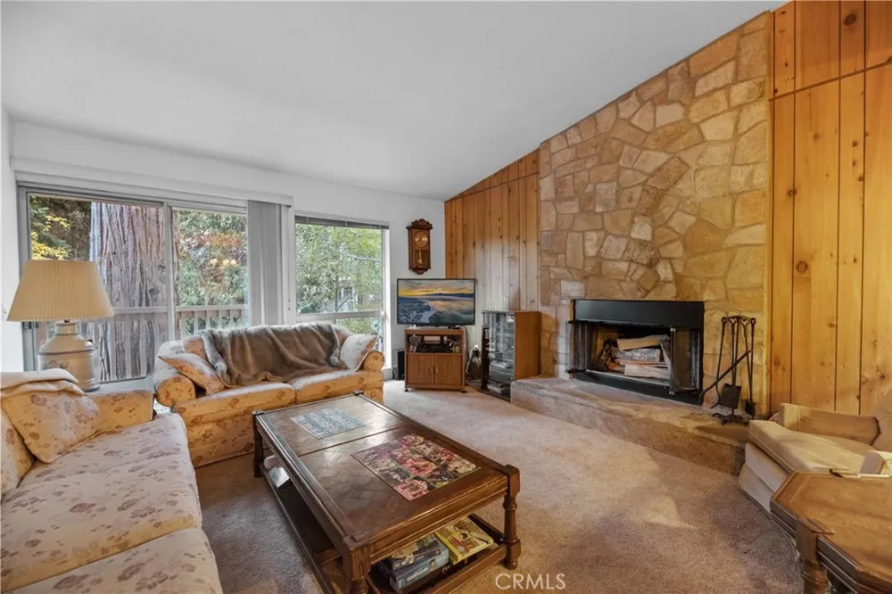 103 Rockledge Lane Lake Arrowhead, CA 92352