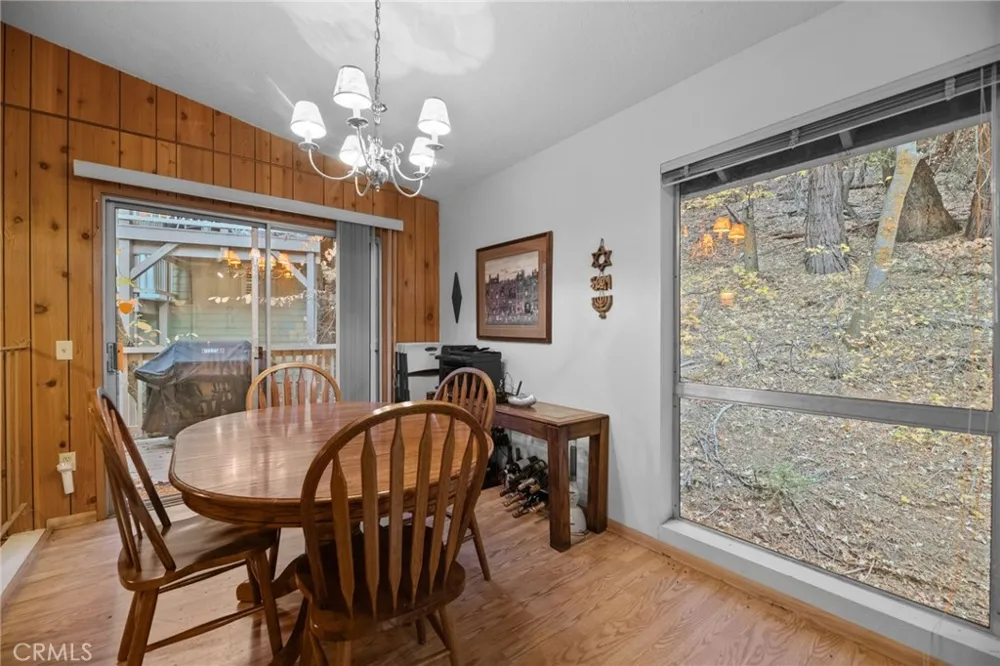 103 Rockledge Lane Lake Arrowhead, CA 92352